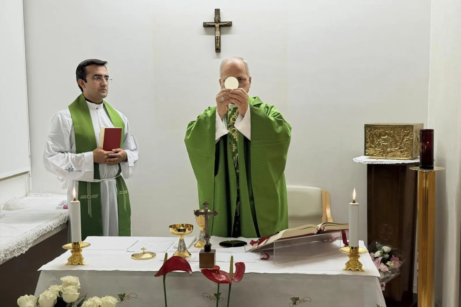  Pope Leo XIV Appears in First Public Images Since Lung Surgery and Cancer Diagnosis